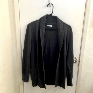 Croft & Barrow cardigan. Size large. Worn but pretty good condition.